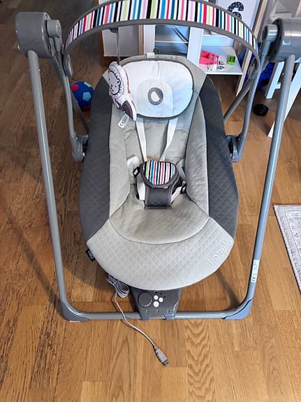 Babyleksak hoppgunga och babysitter grå