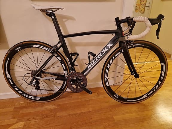 Landsvägscykel i kolfiber - Eddy Merckx San Remo 76