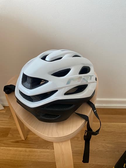 MET cykelhjälm vit MIPS - Storlek Medium