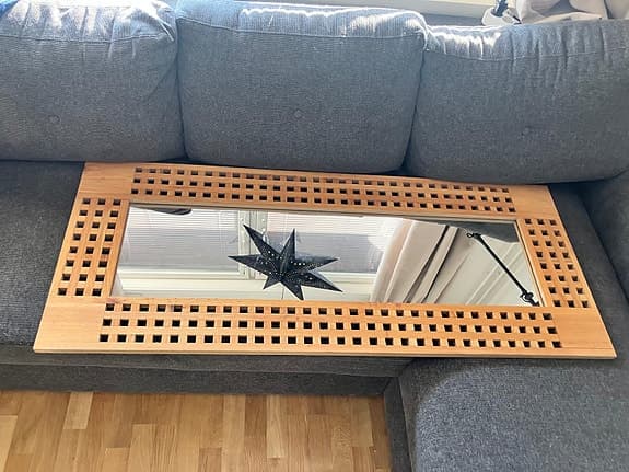 Träram med spegel – Rustik och stilren inredningsdetalj!