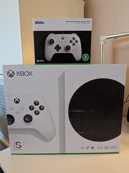 Oöppnad Xbox Series S + 1st extra handkontroll