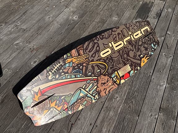 O’Brien Rail 137 cm wakeboard med bindningar