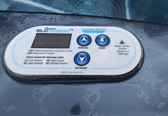 Intertek SL-7700 utomhus spabad med lock grå