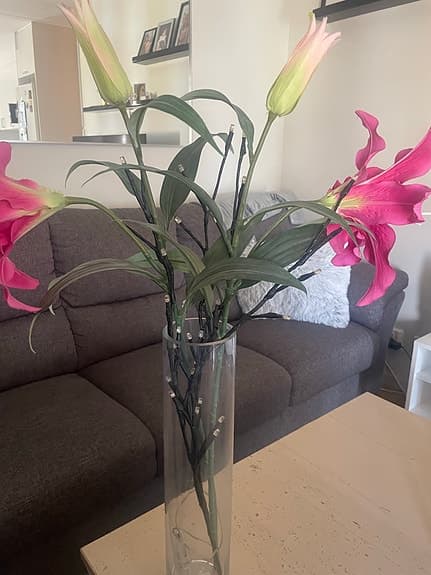 Lagerhaus hög glasvas med konstgjorda blommor