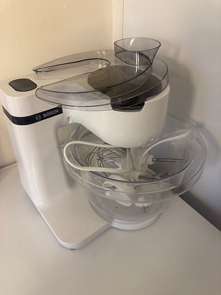 Bosch köksmaskin vit med plastbunke