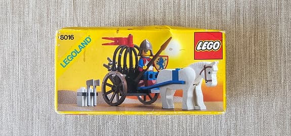Lego 6016: Knights' Arsenal