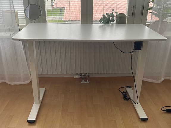 Höj/sänkbart Skrivbord