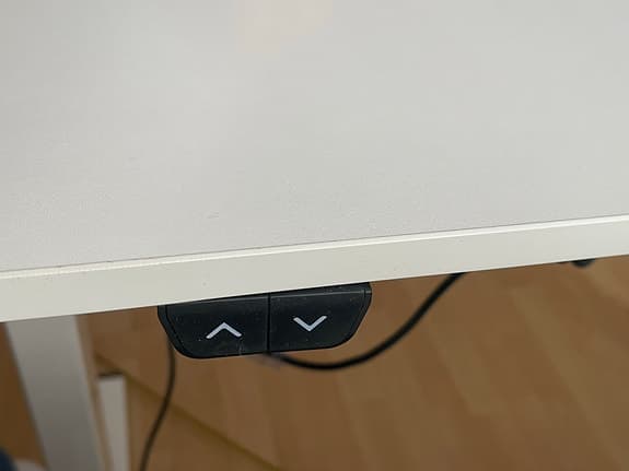 Höj/sänkbart Skrivbord
