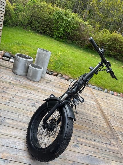 Svart Volta elcykel