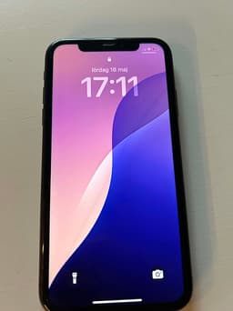Apple iPhone 11 64GB svart