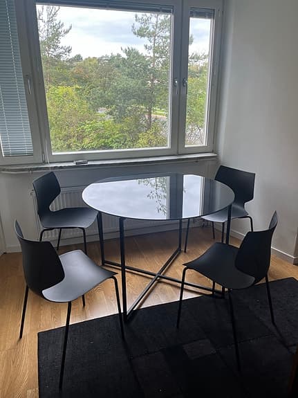 Matbord från IKEA. Minimalt använt