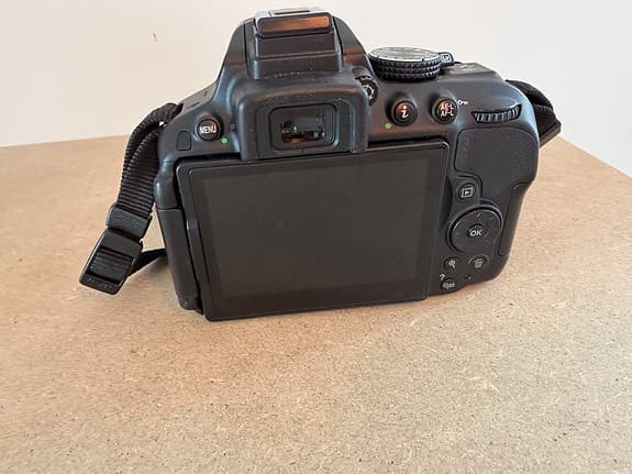 Nikon 5300 + (Nikon AF-P DX 18-55mm 3.5-5.6G VR) + Lowepro väska