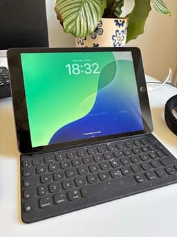 Apple iPad surfplatta 64 GB(9th generation)