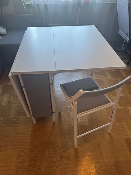 IKEA fällbart matbord med 4 stolar vit/grå