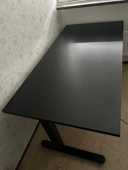 Höj- och sänkbart skrivbord SVANEKE 70x140 svart