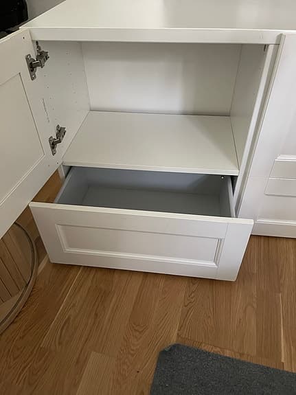 Tv-bänk