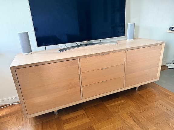 Nordisk stilren mediemöbel, TV-bänk