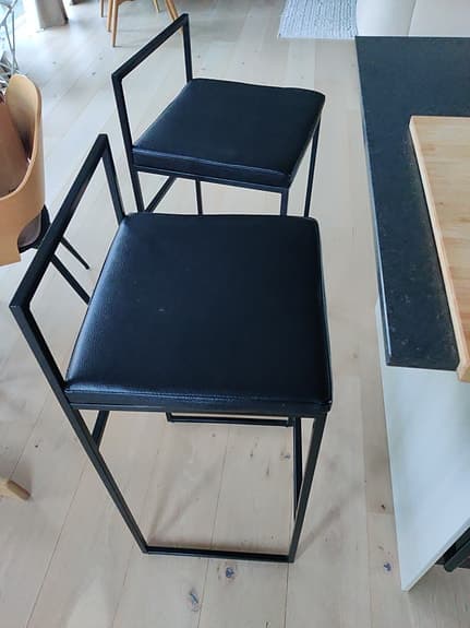 Snygga moderna barstolar – 2 st
