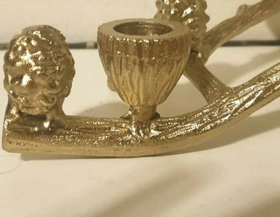 Säljer vacker ljusstake i metall – Perfekt skick!