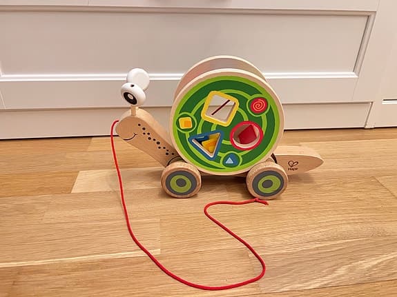 Hape Snigel Dragleksak