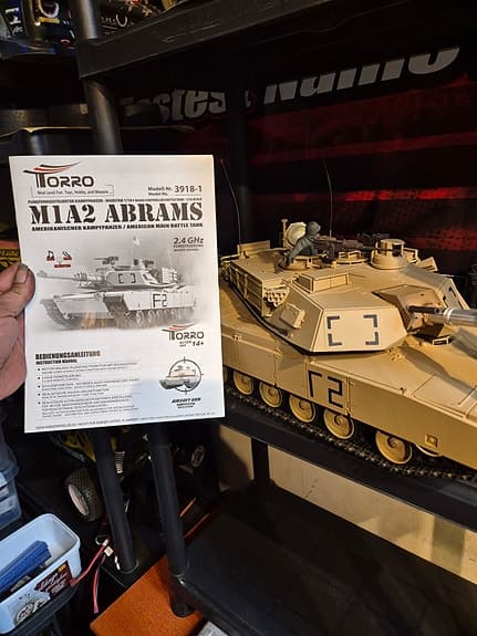 Torro M1A2 Abrams radiostyrd stridsvagn sandfärgad
