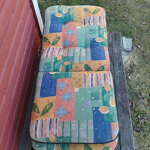 Tjocka stolsdynor till utemöbler, retro i riktigt bra skick