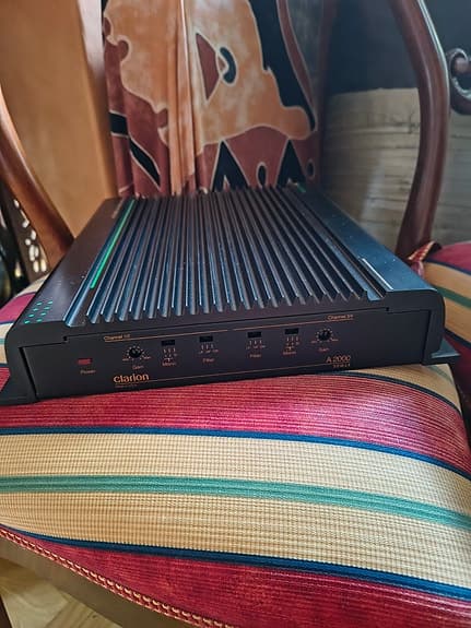 bilslutsteg Clarion A2000 4x50w