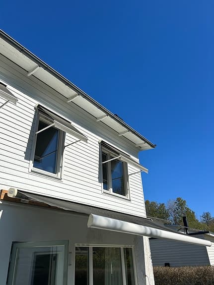 Motorstyrd terrassmarkis med fjärrkontroll