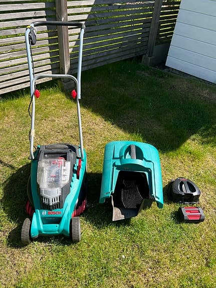 Bosch Rotak 37 LI – batterigräsklippare 36V, säljes som reparationsobjekt