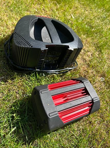 Bosch Rotak 37 LI – batterigräsklippare 36V, säljes som reparationsobjekt
