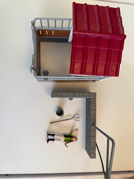 Schleich Leksaksstall med figur och tillbehör