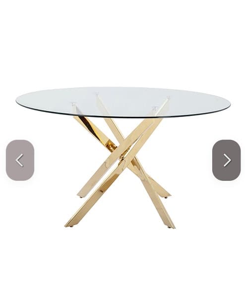 Matbord av härdad glas