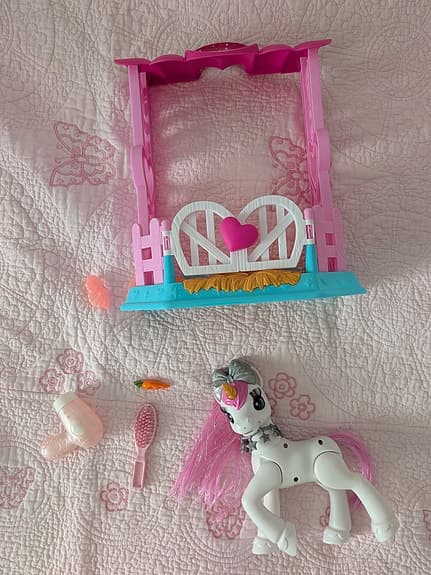Zuru Pets Alive My Magical Unicorn med tillbehör