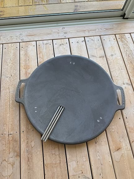 Oanvänd Muurikka stekhäll 58 cm med ben och väska