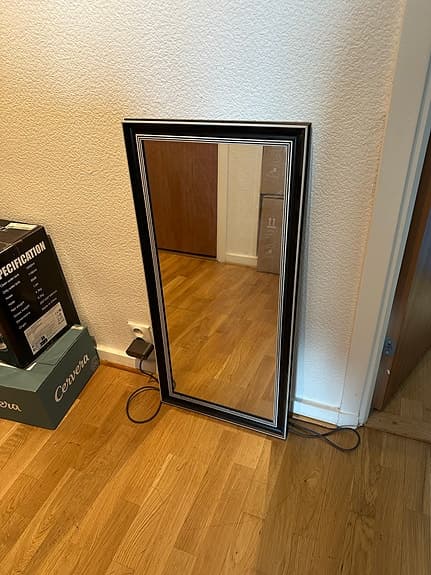 Hemtex spegel med svart ram