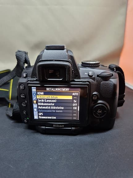 Nikon D5000 – Smidig systemkamerahus med vridbar skärm, 9022 exponeringar