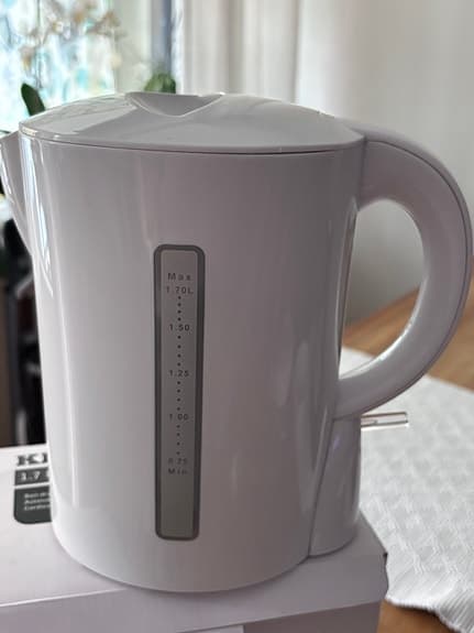 Small Electric Kettle 1L (Original price 200 SEK)