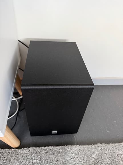 Säljer LG 75” Smart TV (2023) + JBL ljudsystem med subwoofer