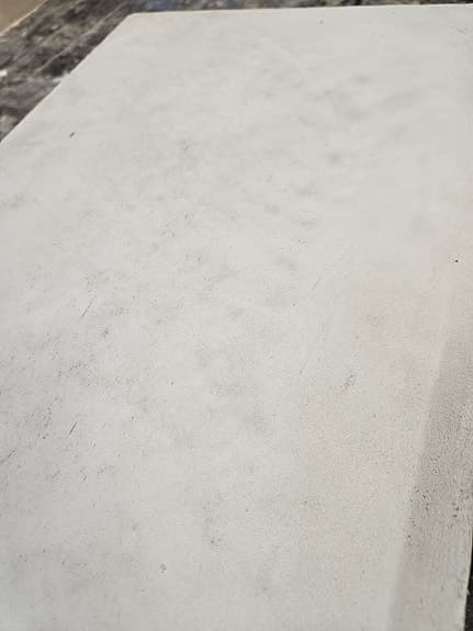 Betongbänk
