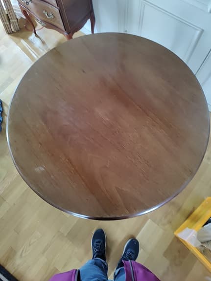 Litet runt Chippendale bord