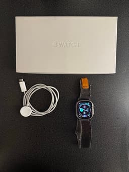 Apple Watch Ultra med sportband