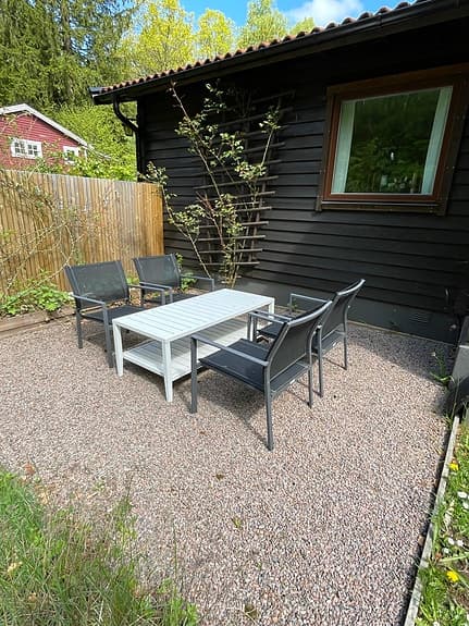 Gardenart utegrupp med bord och 4 stolar svart/vit