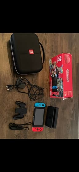 Nintendo Switch spelkonsol med Joy-Con blå/röd