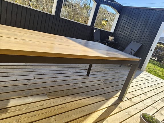 Trädgårdbord
