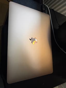 Macbook Air M1 8/256gb defekt skärm