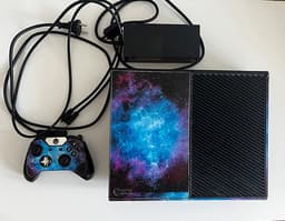 Microsoft Xbox One spelkonsol med galax-skin