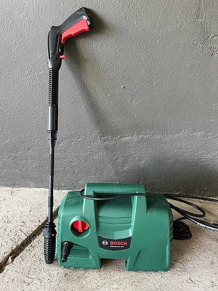 Bosch högtryckstvätt med sprutpistol 100W