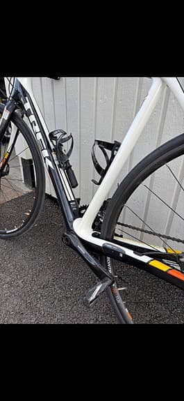 Trek Domane 4 Series 60cm – kolfiber, Shimano 105,