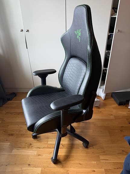 Razer Iskur