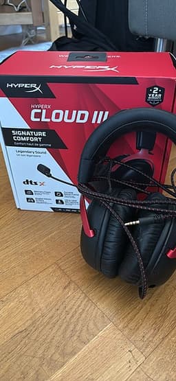 HyperX Cloud III gamingheadset svart/röd med mikrofon
